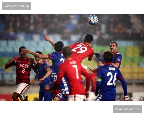 比赛画中的激烈对抗与精彩瞬间展现运动员拼搏精神和团队协作的完美融合